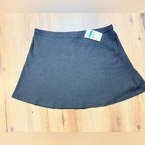 NWT Sz XL Nike Sportswear Chill Knit Women's Ribbed Mini Skirt in Black.